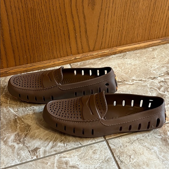 Floafers Brown Slip On Lightweight Driving Foam Loafers - Size 10 - Picture 1 of 11